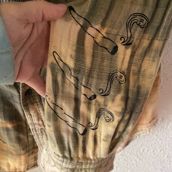 Upcycled Backwoods inspired Converse flannel - Picture 3 of 5